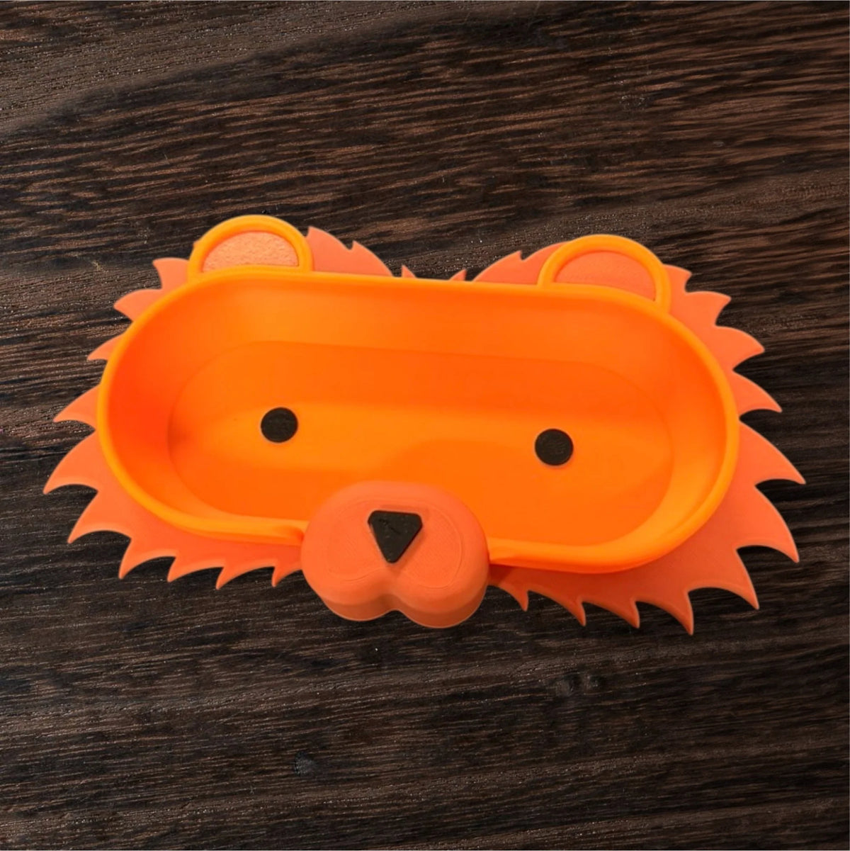 Lion Glasses Holder - alternate view 2
